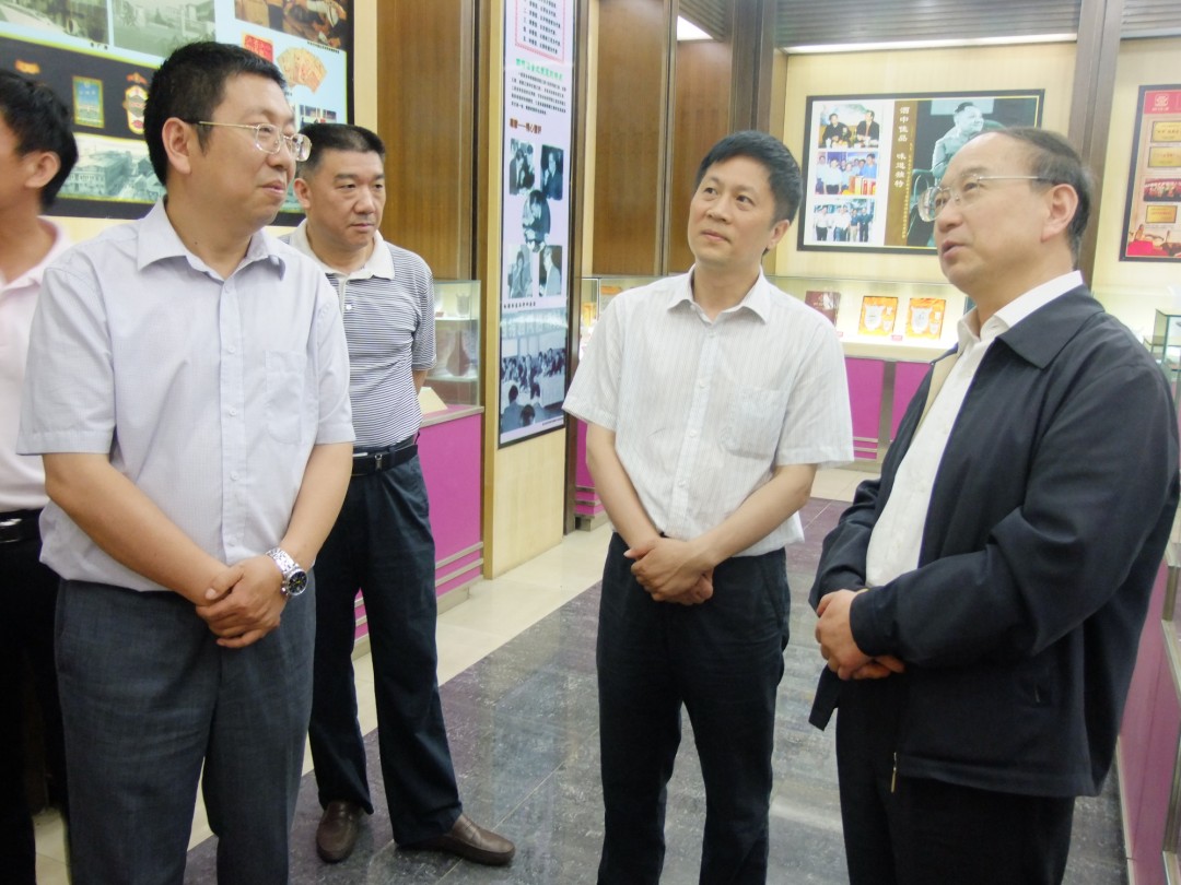 1516697381575094693.jpg 2.jpg