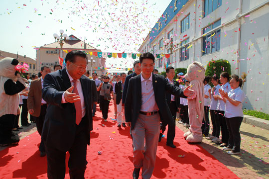 同發(fā)展，共超越，向更具成長(zhǎng)力與戰(zhàn)斗力的行業(yè)領(lǐng)軍企業(yè)邁進(jìn)